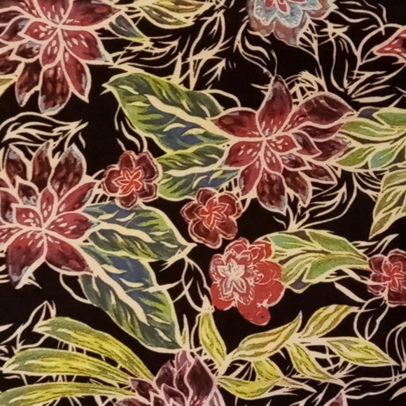 Women's Top - Picture 3 of 4